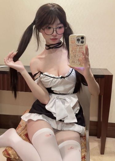 【我第一次见这种前所未有的嫩穴！】超可爱的萝莉，装成女s调教，被主人疯狂调教内射，还跟金主一起玩3p kN7